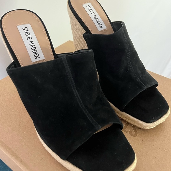 Steve Madden Black Suede Wedge Sandals - Picture 1 of 8